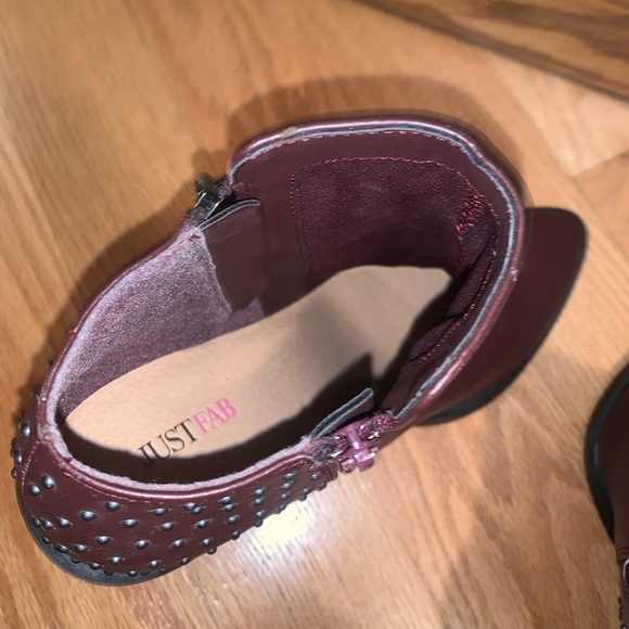 NWOT JUSTFAB Tonlie burgundy booties - Picture 6 of 7